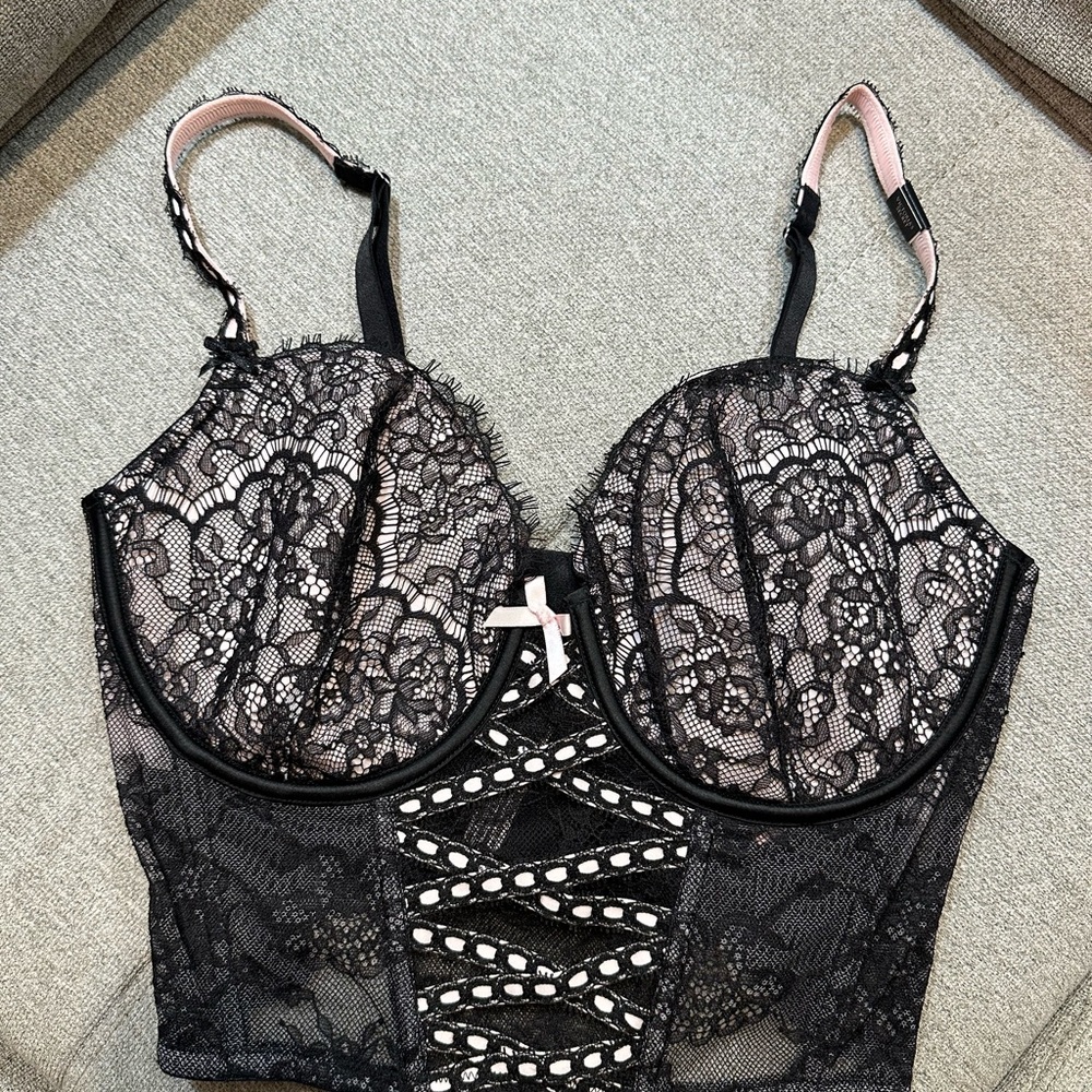 Victoria’s Secret Elegant Black Lace Bustier